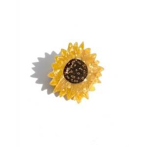 NEW SOLAR ECLIPSE women's sunflower claw clip in yellow